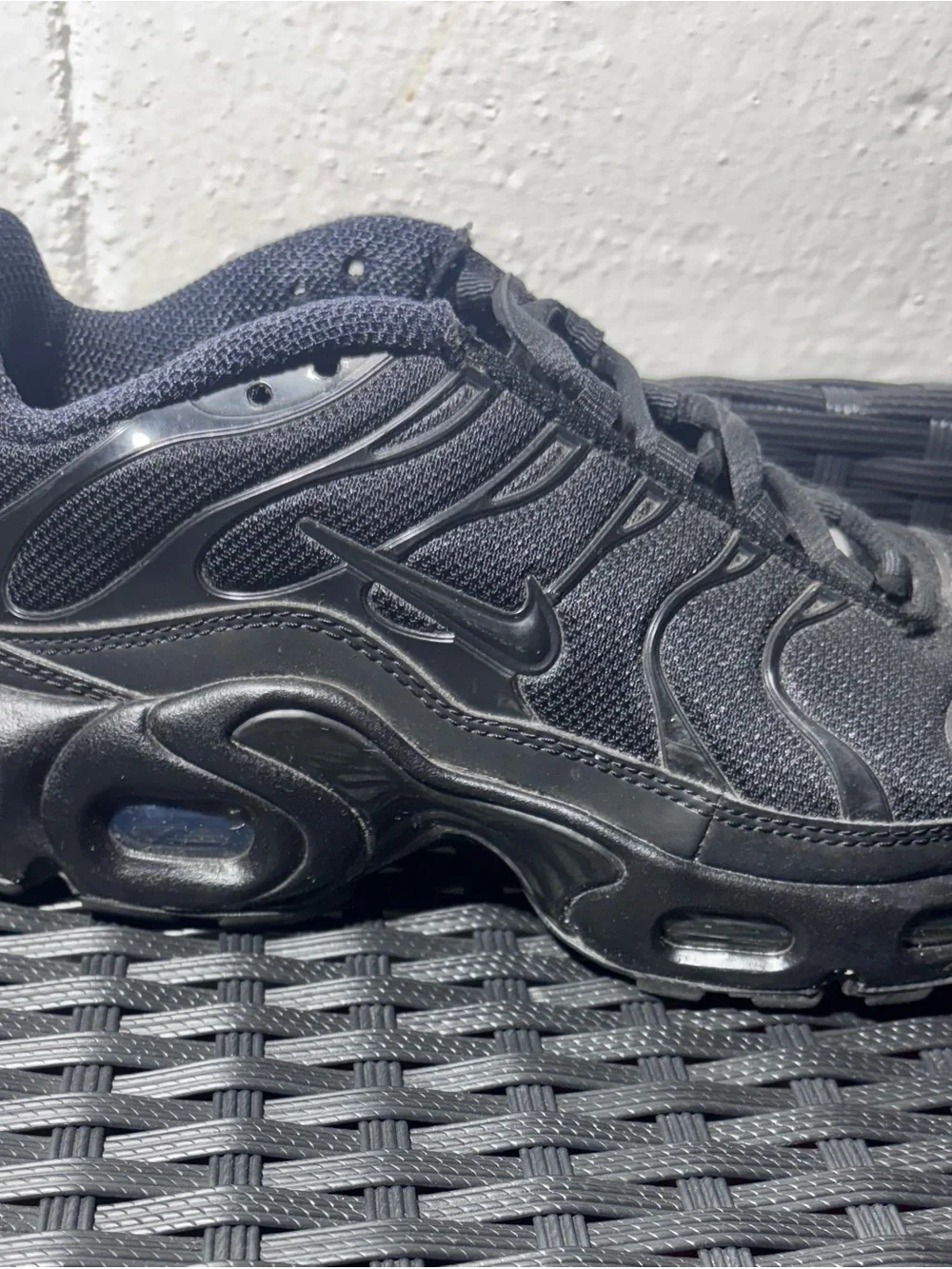 Nike Air Max Plus Size 6.5 Y Black Athletic Sneakers